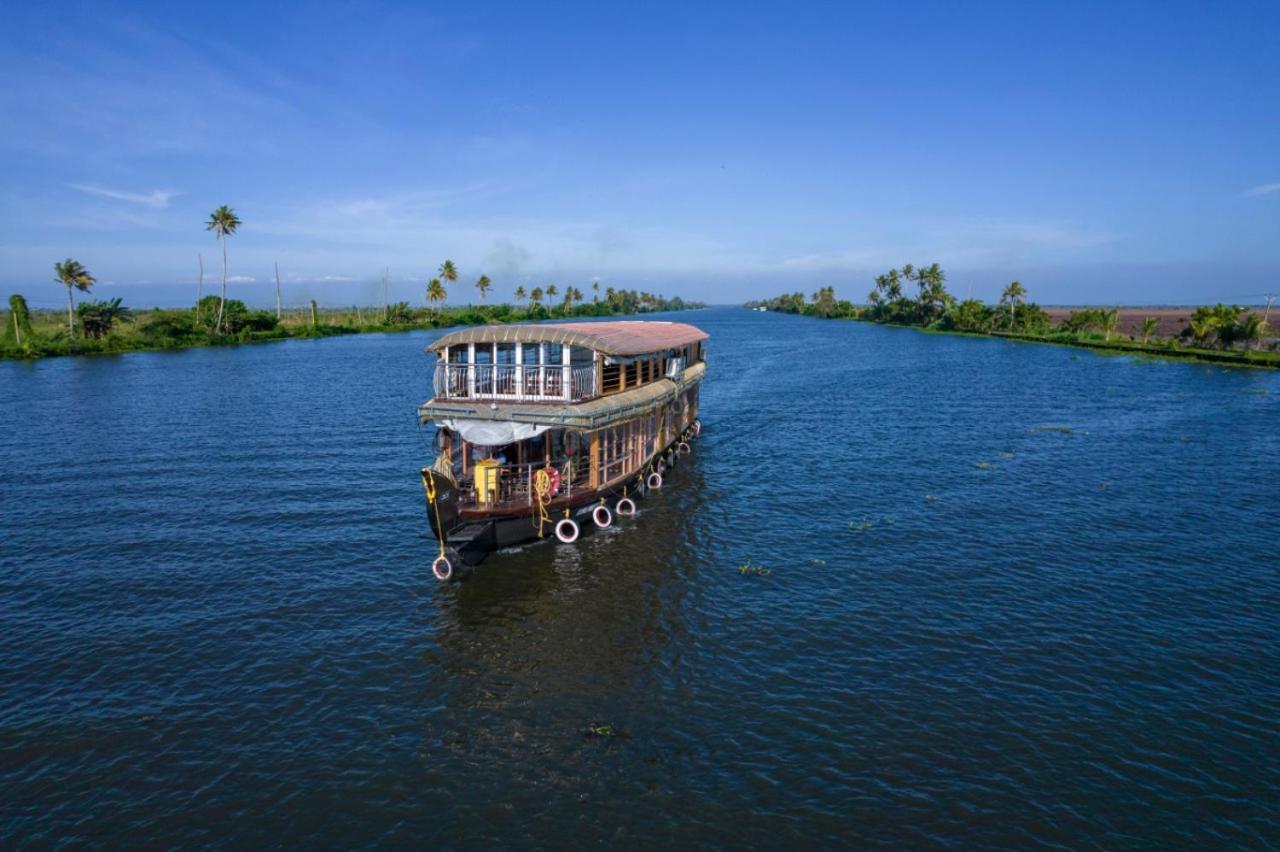 Hotel Coco Floatel Alappuzha Exterior foto